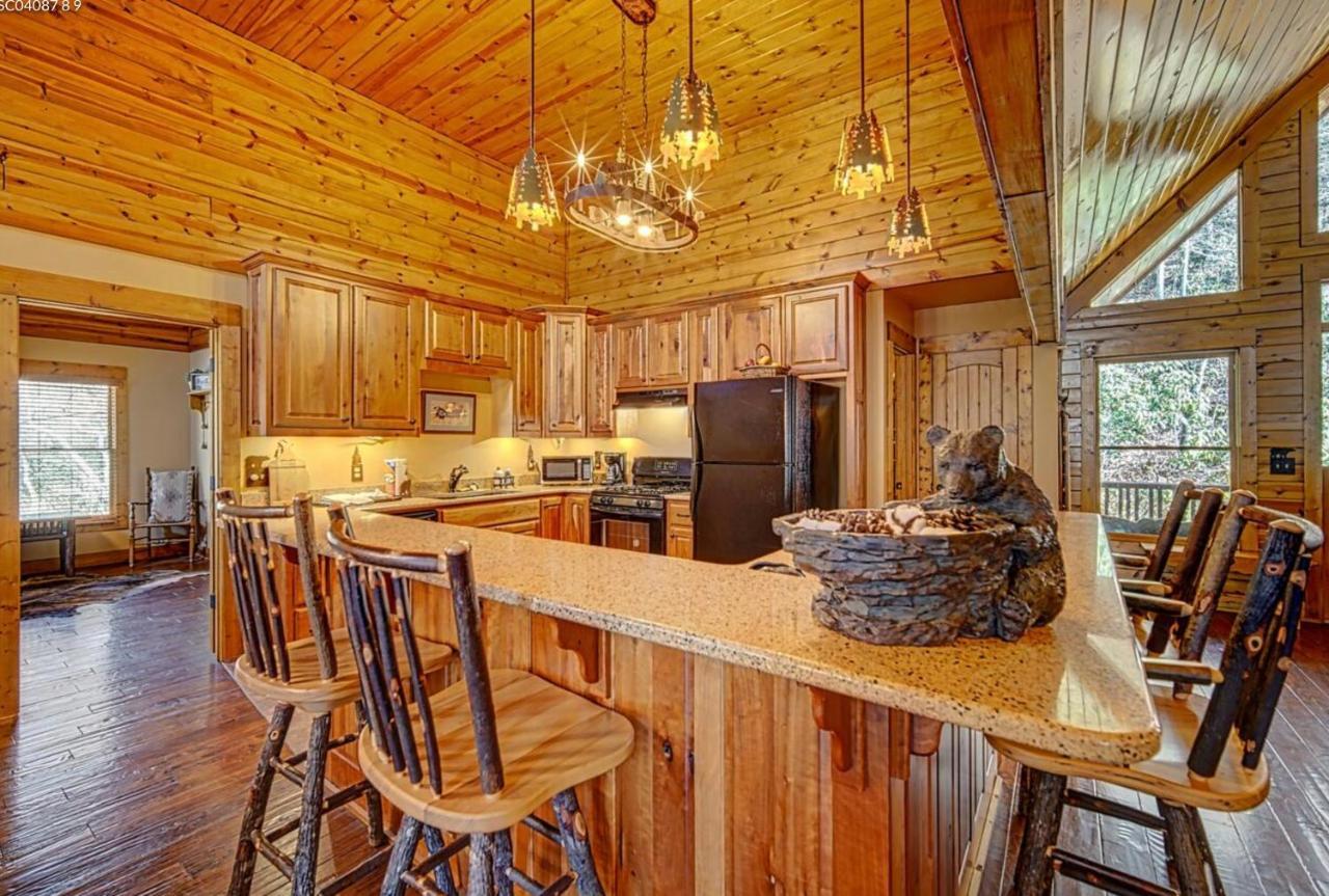 Cozy Creekfront Family Cabin-Pet Friendly -Gamerm-Hot Tub Hiawassee Extérieur photo