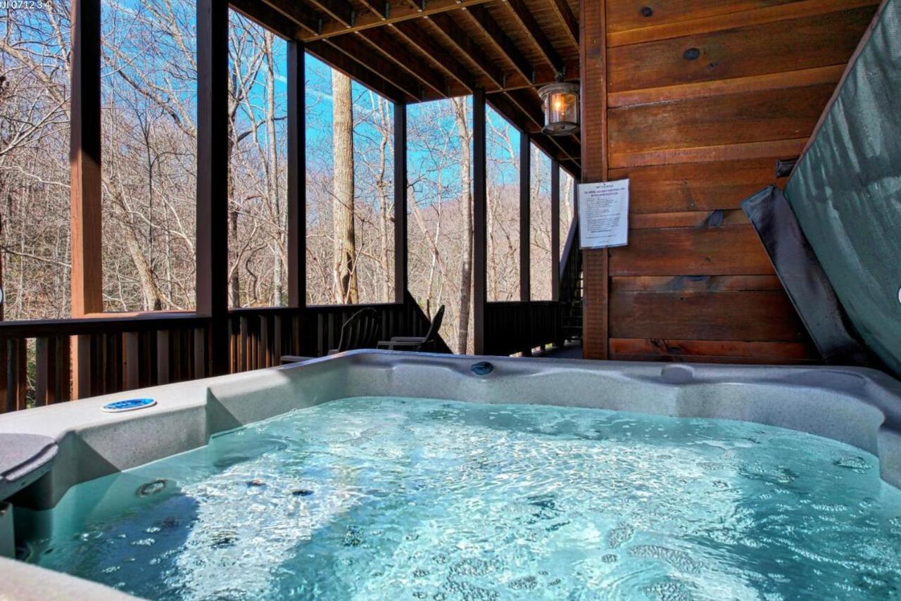 Cozy Creekfront Family Cabin-Pet Friendly -Gamerm-Hot Tub Hiawassee Extérieur photo
