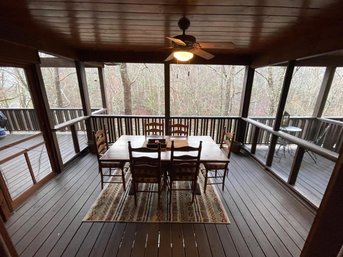 Cozy Creekfront Family Cabin-Pet Friendly -Gamerm-Hot Tub Hiawassee Extérieur photo